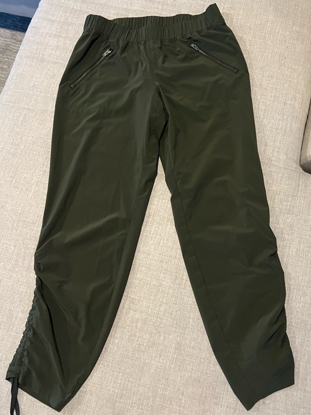 Athleta Olive Green Ruched Utility Pants Size 6